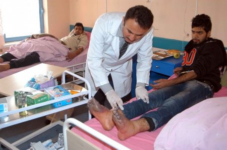 Sınırı Geçmek İsteyen Mülteciler Donmak Üzereyken Yakalandı