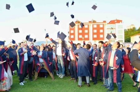 Sinop Üniversitesi'nde mezuniyet coşkusu