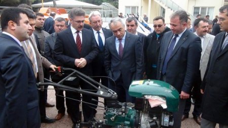 Sinoplu çiftçilere makine ve ekipman desteği