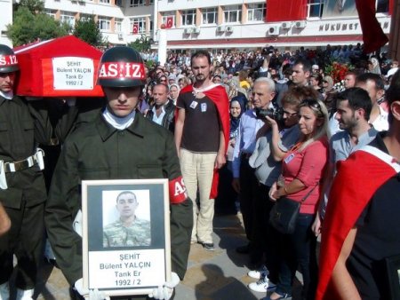 Sinoplu şehit er Bülent Yalçın'ın cenazesinde teröre lanet yağdı