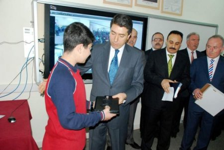 Sinop’ta öğrencilere ve öğretmenlere tablet bilgisayar dağıtıldı