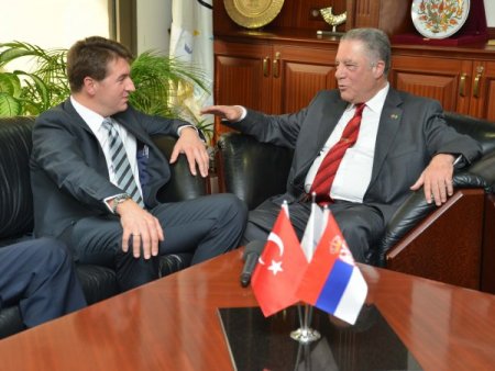 Sırbistan Büyükelçisi İzmir Büyükşehir Belediyesi’ni ziyaret etti