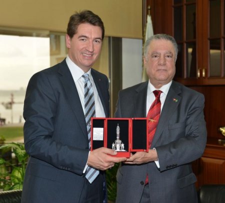 Sırbistan Büyükelçisi İzmir Büyükşehir Belediyesi’ni ziyaret etti