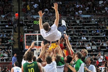 Sırbistan'ı 99-88 Yenen Litvanya, Bronz Madalyanın Sahibi Oldu