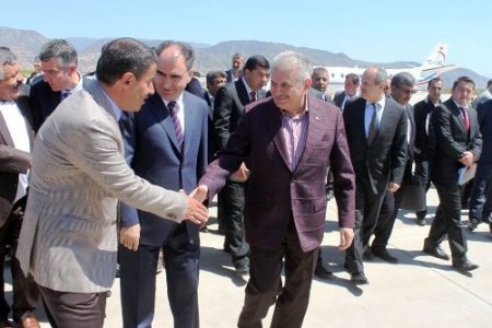 Şırnak Havalimanı'na ilk Bakan Yıldırım'ın uçağı indi