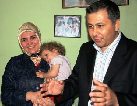 Şırnak Valisi Yerlikaya'dan Üçüz Bebeklere Yardım Sözü