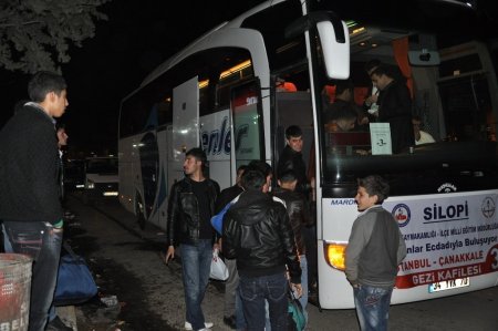 Şırnaklı öğrenciler ecdatlarıyla buluşmak için Çanakkale’ye gitti