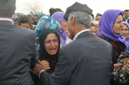 Şırnaklı şehit asker Kürtçe ağıtlarla toprağa verildi