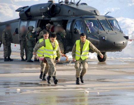 Şırnak’ta Askeri Helikopterle 2 Hastayı Kurtarıldı