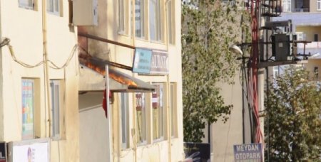 Şırnak’ta eylemciler öğretmenevini yakmaya çalıştı