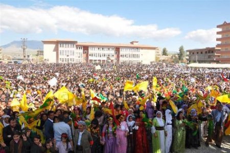 Şırnak'ta Nevruz Coşkuyla Kutlandı