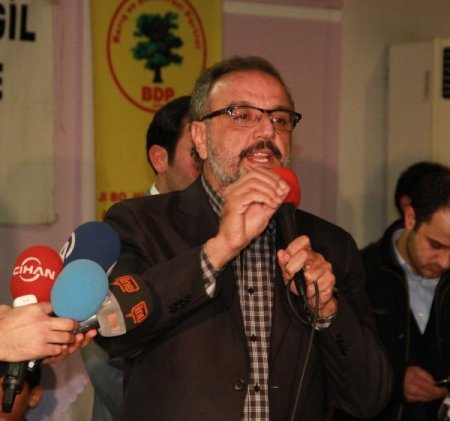 Sırrı Sakık: İmralı'ya kimin gideceğine biz karar veririz