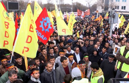 Sırrı Sakık: Kanın durması için barış cephesi güçleniyor