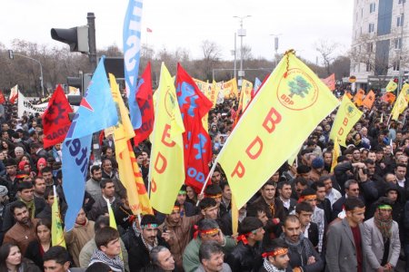 Sırrı Sakık: Kanın durması için barış cephesi güçleniyor