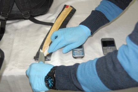 Sırt çantasında kokain taşırken yakalandı