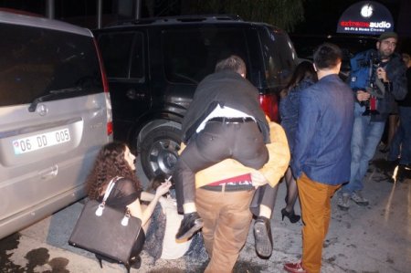 Şişli'de alkollü gençler birbirine girdi