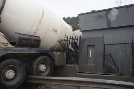 Şişli'de beton mikseri trafo merkezine girdi