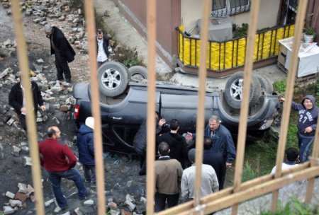 Site bahçesine uçan araçtan burnu bile kanamadan çıktı