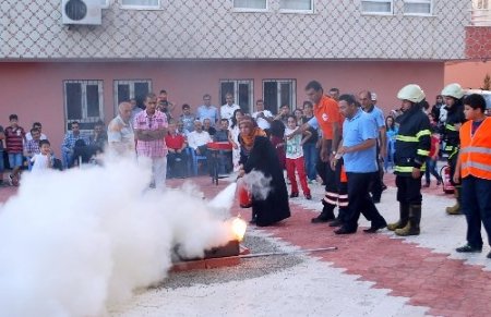 Site sakinleri doğalgaz kaçakları ve yangına karşı tatbikat yaptı