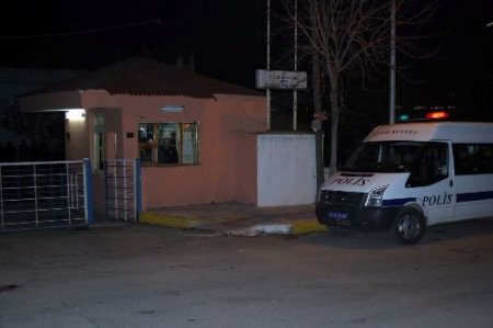 Sivas Açık Cezaevi'ndeki Kavgada 2 Mahkum Bıçakla Ağır Yaralandı