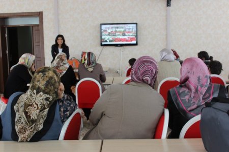 Sivas Belediyesi, 63 mahalleden gelen bayanları Sıcak Çermik'te ağırladı