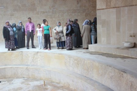 Sivas Belediyesi, 63 mahalleden gelen bayanları Sıcak Çermik'te ağırladı