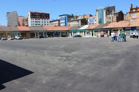 Sivas Belediyesi Buğday Pazarı'nı Otopark Yapıyor