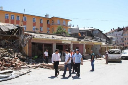 Sivas Belediyesi Yıktığı Dükkânların Yerini Otopark Yapacak