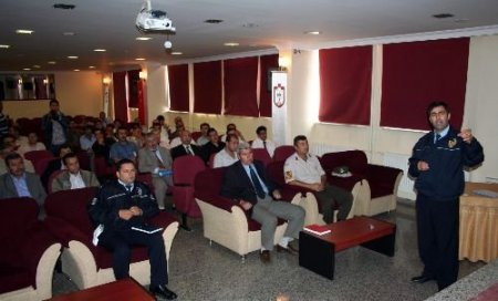 Sivas Emniyet Müdürlüğü, Servis Sürücülerini Uyardı