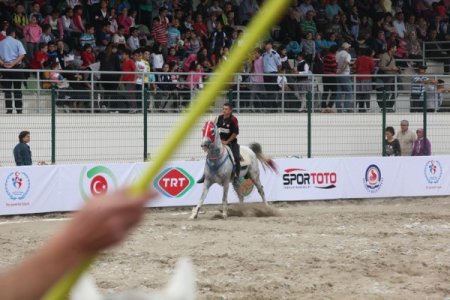 Sivaslı ciritçiler, Erzurumluları yendi