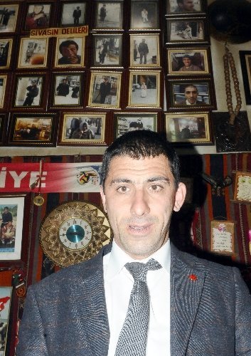 Sivaslı kahvecinin ilginç koleksiyonu