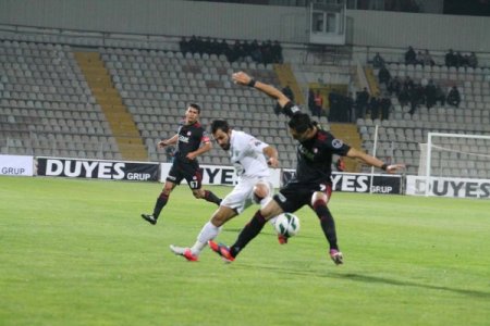 Sivasspor: 0 - Akhisar Belediye: 0 (ilk yarı)