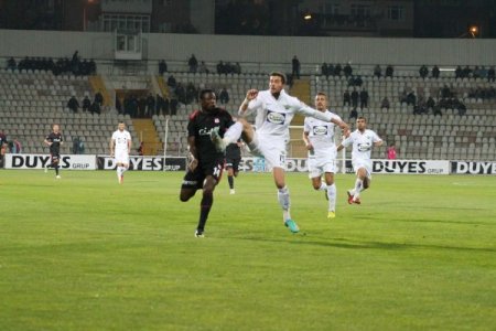 Sivasspor: 0 - Akhisar Belediye: 0 (ilk yarı)
