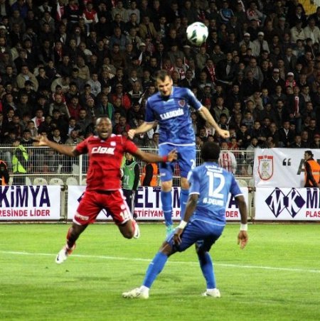 Sivasspor: 0 - Kardemir Karabükspor: 0 (İlk yarı)