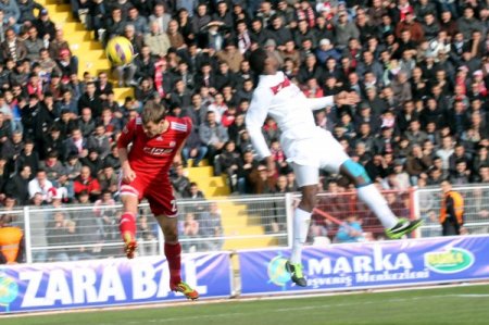 Sivasspor: 1- Trabzonspor:0 (İlk Yarı)