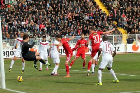 Sivasspor: 1- Trabzonspor:0 (İlk Yarı)