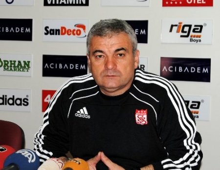 Sivasspor Teknik direktörü Çalımbay: Sezonun maçı olacak