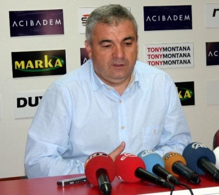 Sivasspor’da Çalımbay görevi bıraktığını açıkladı