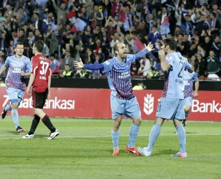 Sivasspor'u 6-0 yenen Trabzonspor, kupada ilk finalist