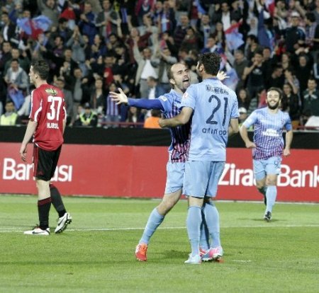 Sivasspor'u 6-0 yenen Trabzonspor, kupada ilk finalist