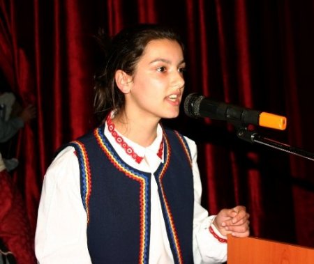 Sivas’ta, Romen öğrenciler türkülerle coşturdu
