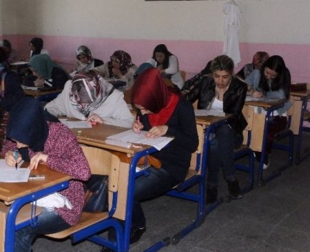 Sivasta 10 bin kişi O'nu okuyarak sınava girdi