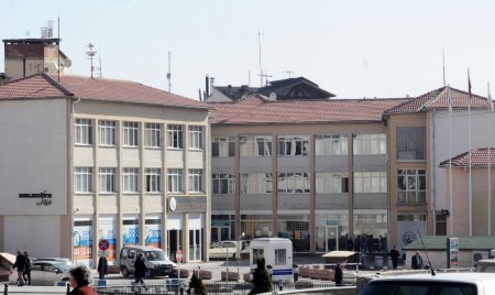 Sivas'ta belediye binası yıkılacak