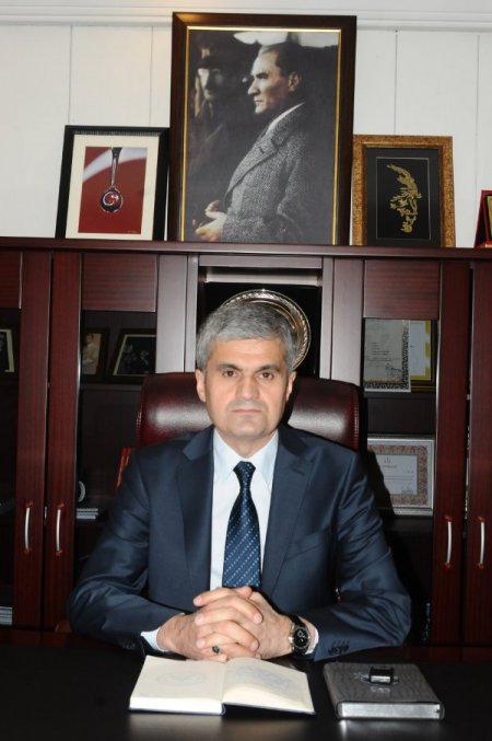 Sivas'ta çürük raporu verilen okul yıkıldı