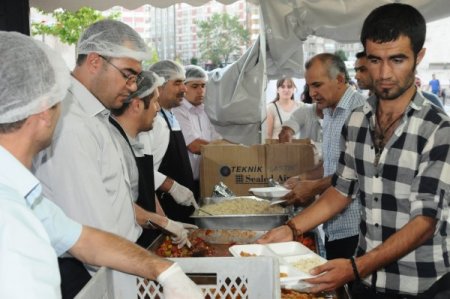 Sivas'ta İftar Sofrasına İlk Günden Yoğun İlgi