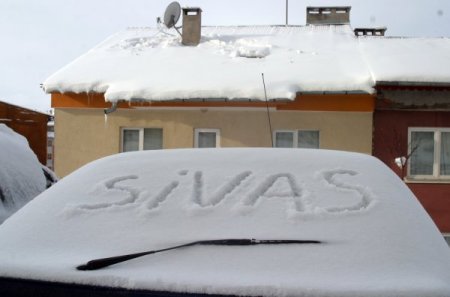 Sivas’ta Kar Sebebiyle 336 Köy Yolu Kapalı