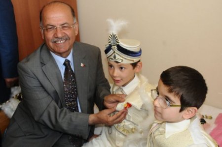 Sivas’ta Kimsesiz Çocuklar İçin Sünnet Şöleni Düzenlendi