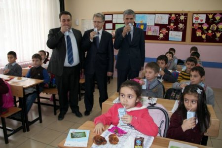 Sivas’ta okul sütü dağıtımı başladı