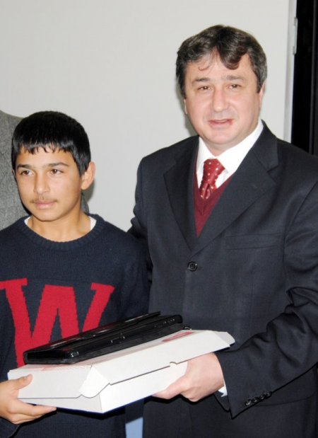 Sivas’ta Tablet PC dağıtıldı