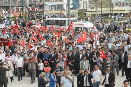 Sivas’ta Türkçülük Günü yürüyüşü